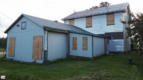 Pigeon Farmhouse - Guardian-Pigeons-Farmhouse27.jpg