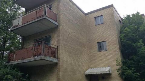 Boarded/Abandoned Apartment photo 3