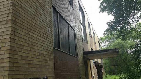 August 2017 - BoardedAbandoned-Apartment7.jpg