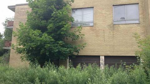 August 2017 - BoardedAbandoned-Apartment9.jpg