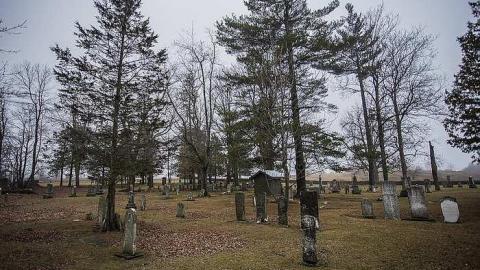 Loyalist Cemetery photo 5