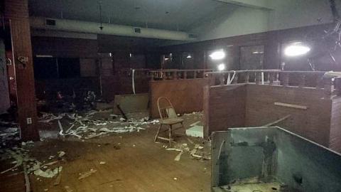 Bad cell pics - Stop-50-Truck-Stop132.jpg