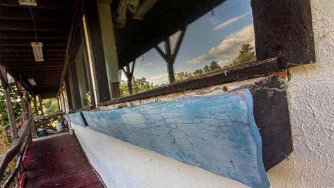 August Drive by - Oasis-Hotel-on-Silent-Lake12.jpg