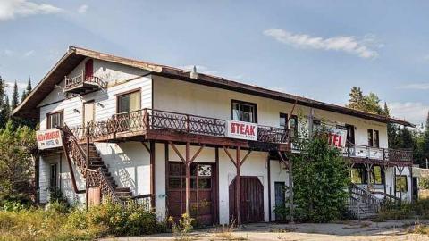 August Drive by - Oasis-Hotel-on-Silent-Lake15.jpg