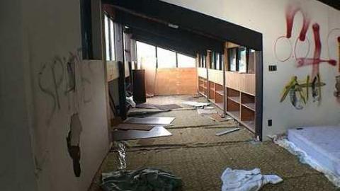 Motel - x-IMG_0456.jpg