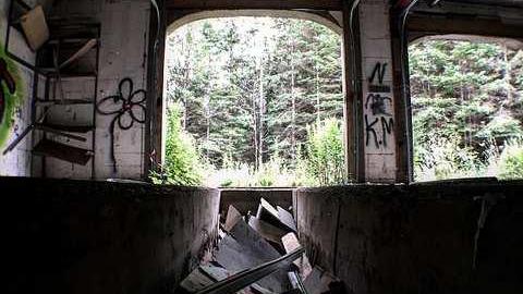 Teen Demolition  - Pefferlaw-Shining-House162.jpg