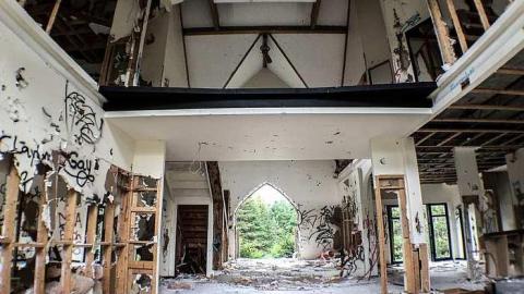 Teen Demolition  - Pefferlaw-Shining-House159.jpg