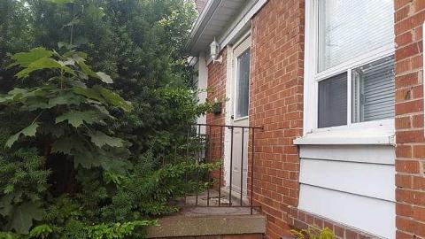 Abandoned Strip photo 2