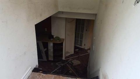 Abandoned Strip photo 3