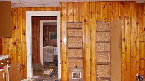 Moldy L'Amour - Who-Owns-These-Memories98.jpg