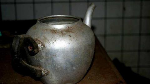 McKay House - Mother-Marys-Messy-Mansion131.jpg