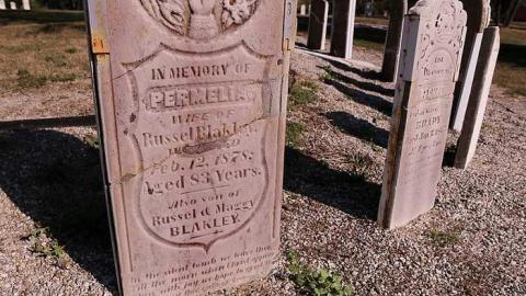 A Light In Yonder Skies  - Tillsonburg-Pioneer-Graveyard49.jpg