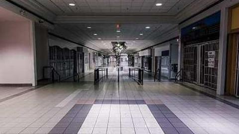 Dead Mall - Five-to-Zero12.jpg