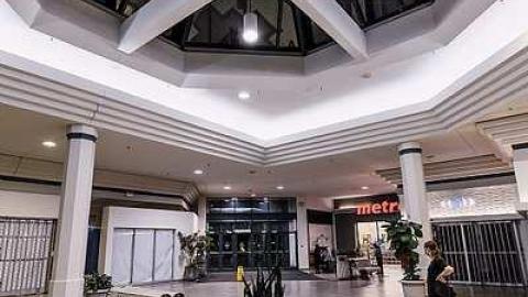 Dead Mall - Five-to-Zero19.jpg
