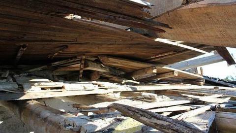 Collapsed Barn - Old-Barn101.jpg