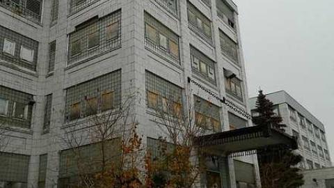 Am I Alone? - McCormicks-Biscuit-Factory959.jpg