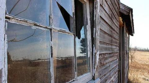 Speedway Dump - Kawartha-Downs-Speedway-House142.jpg