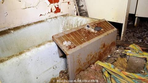 EchoesMike84 - Century-Manor-Asylum572.jpg