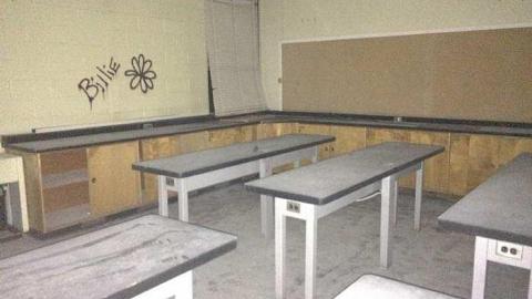 Before the demolition  - Dr.-F.J.-Donevan-Collegiate2.jpg