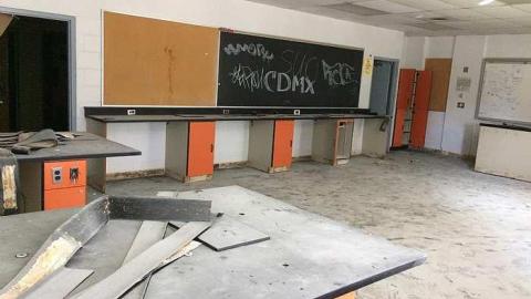 Before the demolition  - Dr.-F.J.-Donevan-Collegiate33.jpg