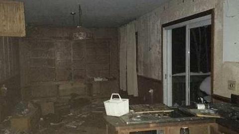 Flea House - IMG_0848.jpg