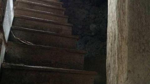 Bridle Barn - Someones-been-living-here160.jpg