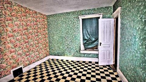 Heart Lake Gem (2016) - Latched-Into-Darkness5.jpg