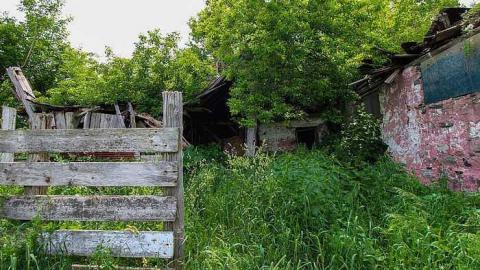 Heart Lake Gem (2016) - Latched-Into-Darkness10.jpg