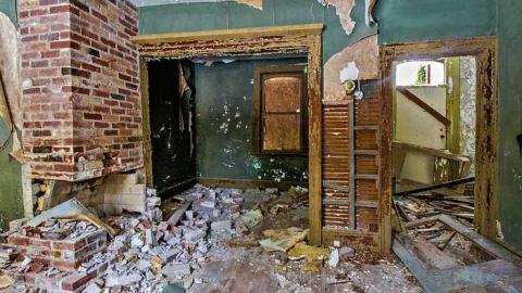 Century Home By A Creek - Highpoint-Of-The-Day215.jpg