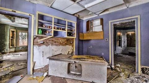 Century Home By A Creek - Highpoint-Of-The-Day216.jpg