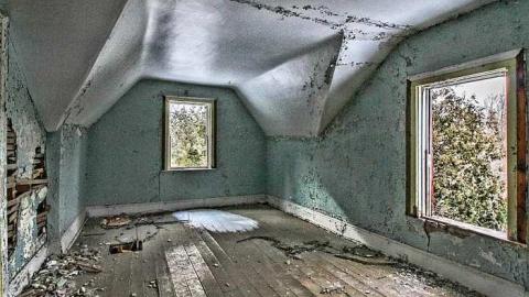 Century Home By A Creek - Highpoint-Of-The-Day219.jpg