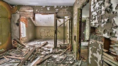 Century Home By A Creek - Highpoint-Of-The-Day220.jpg