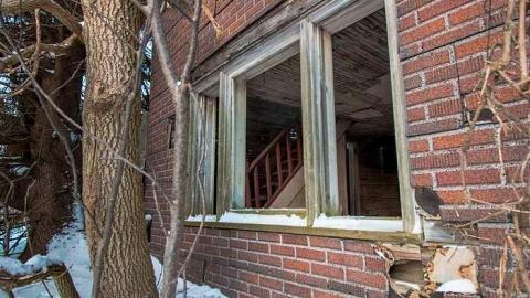 Collapsing In The Moonlight - Insulbrick-House126.jpg