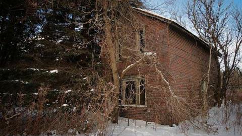 Collapsing In The Moonlight - Insulbrick-House13.jpg