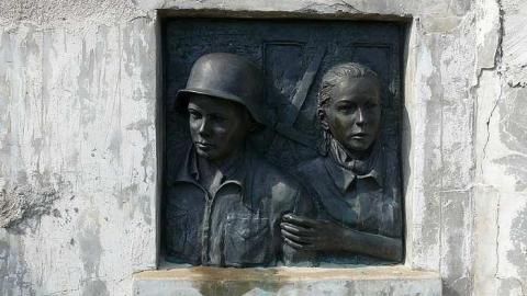 Memories of Warsaw - Szare-Szeregi-Monument20.jpg
