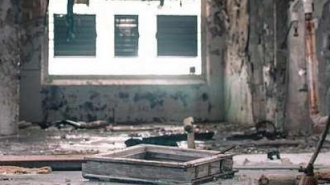 Slippery  - McCormicks-Biscuit-Factory722.jpg