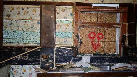 January 2018 - Latched-Into-Darkness43.jpg