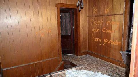 January 2018 - Latched-Into-Darkness56.jpg