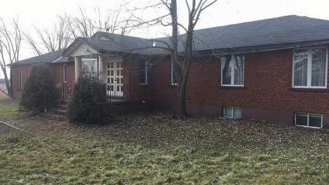 1982 - Regional-Road-57-80s-Bungalow5.jpg