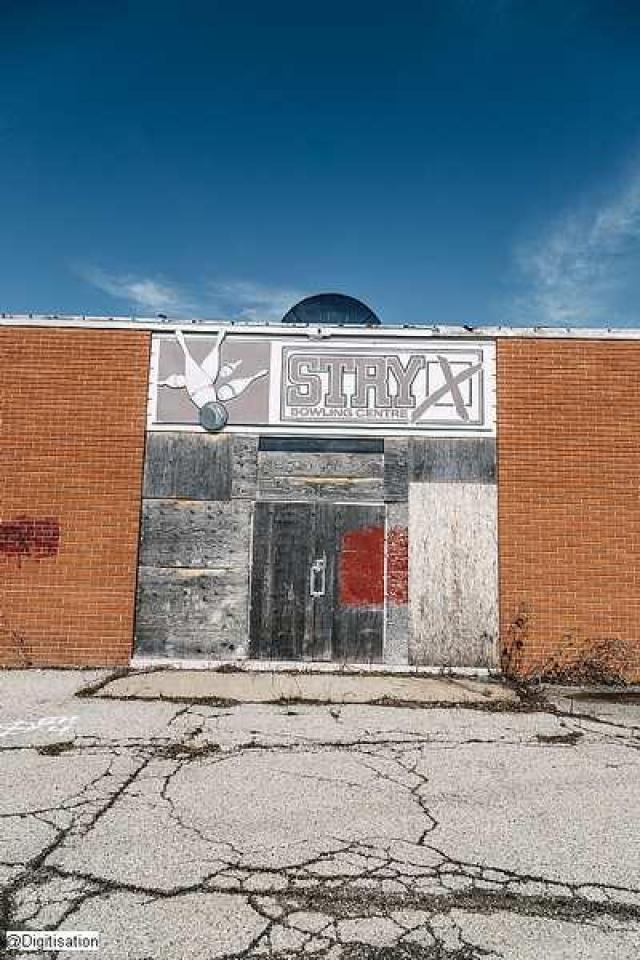 Stryx Bowling Centre - Grimsby, Ontario