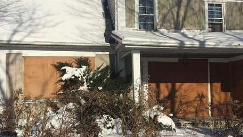 Lonnng driveway - Location-location8.jpg