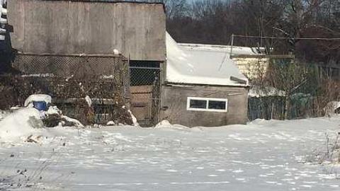 Lonnng driveway - Location-location10.jpg