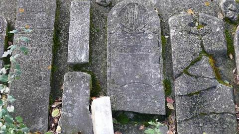 October 2017 - WhitePorter-Cemetery37.jpg