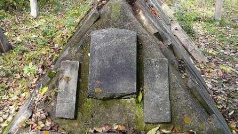 October 2017 - WhitePorter-Cemetery19.jpg