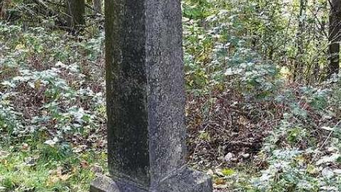 October 2017 - WhitePorter-Cemetery20.jpg