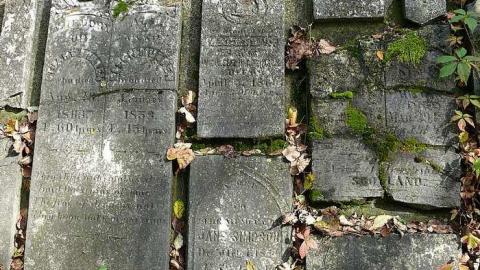 October 2017 - WhitePorter-Cemetery21.jpg