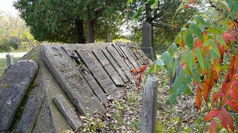 October 2017 - WhitePorter-Cemetery34.jpg