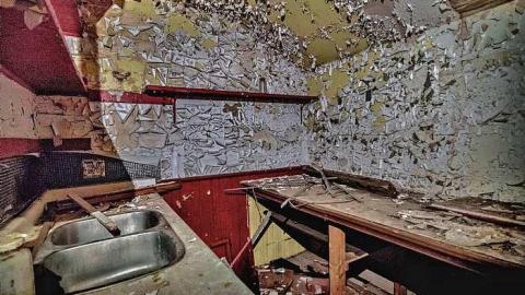 Beneath the Floorboards - IMG_0148.jpg