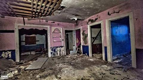 Beneath the Floorboards - IMG_0150.jpg