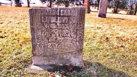 He Giveth His Beloved Sleep - Grahams-Pioneer-Cemetery23.jpg